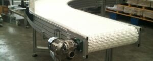 convoyeur courbé en tapis modulaire